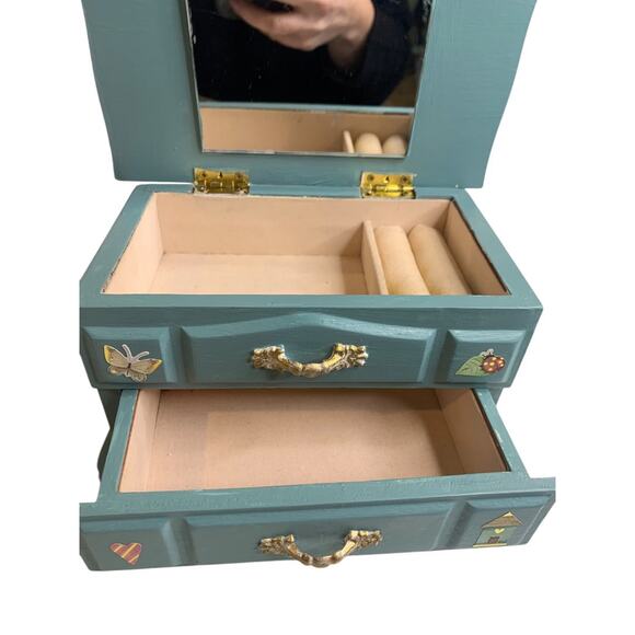 Tabletop Jewelry Box Spring Theme Decals 4.25"h x 7.5"l x 4.5"d - Picture 8 of 10